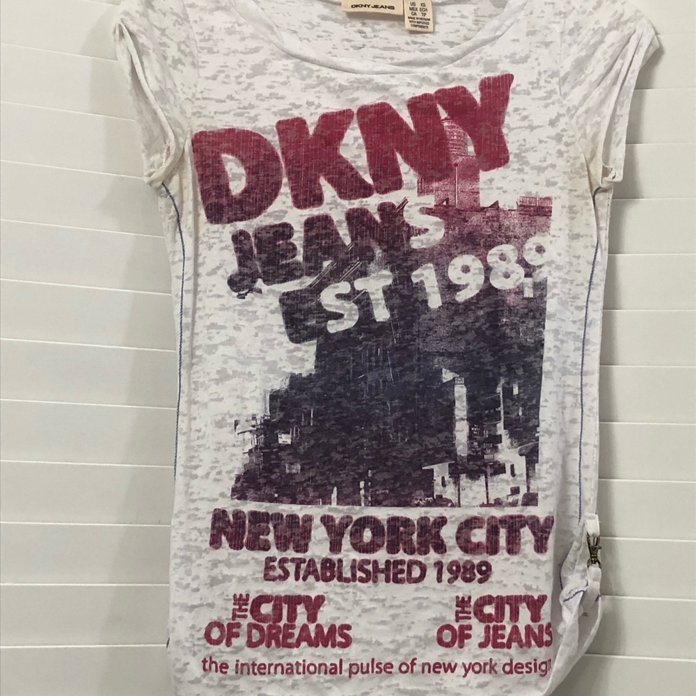 089 - DKNY T-Shirt Women’s XS - Picture 3 of 12